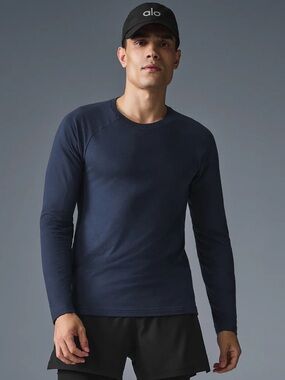 Alo Yoga Triumph Long Sleeve Tee, Size S